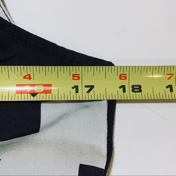 Kenneth Cole Reaction Black & White Sleeveless Top S - Picture 10 of 11